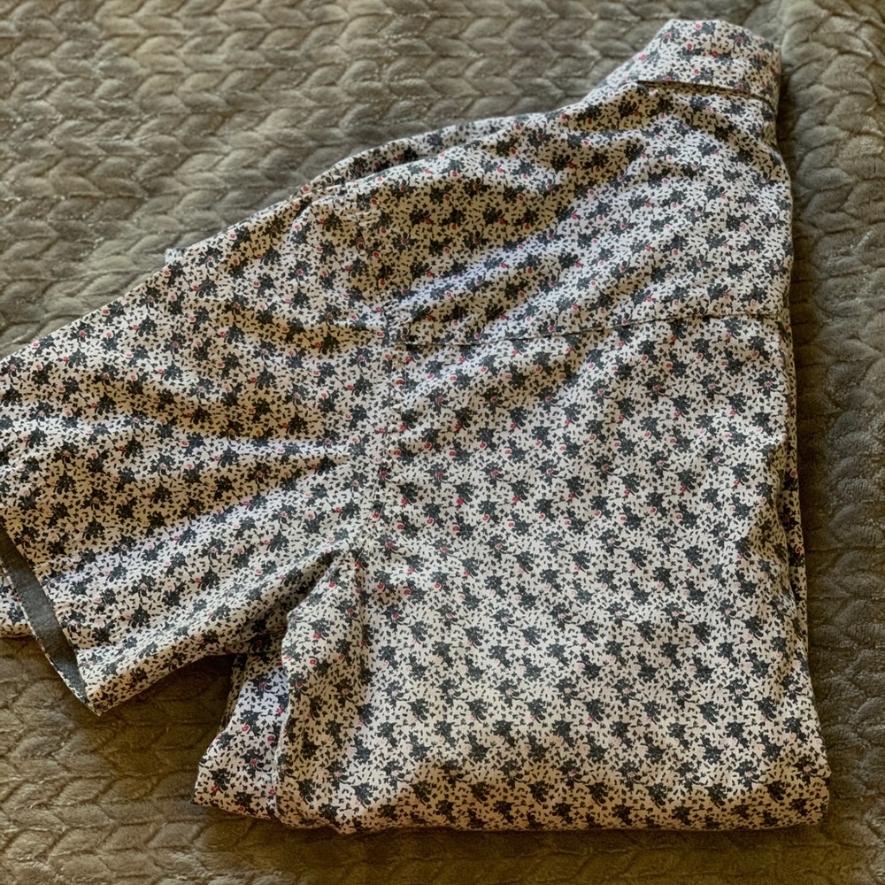 Short sleeve button down